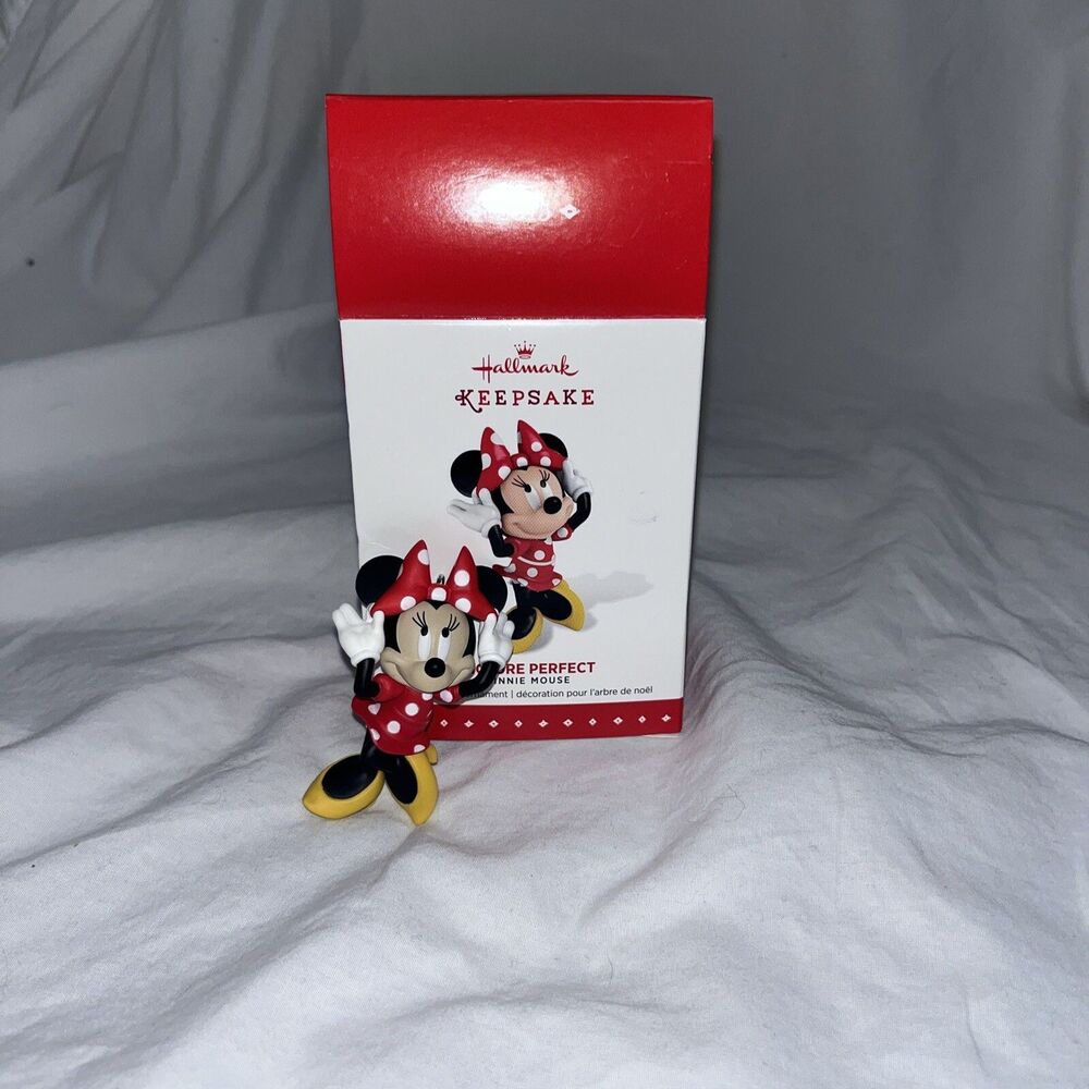2015 Hallmark Keepsake Ornament Picture Perfect Minnie Mouse QXD6087  MIB 2.5”